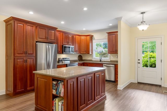 410 Clear Canyon Drive, Hixson, TN 37343