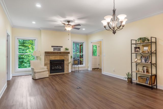410 Clear Canyon Drive, Hixson, TN 37343