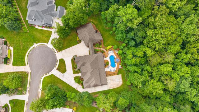 410 Clear Canyon Drive, Hixson, TN 37343