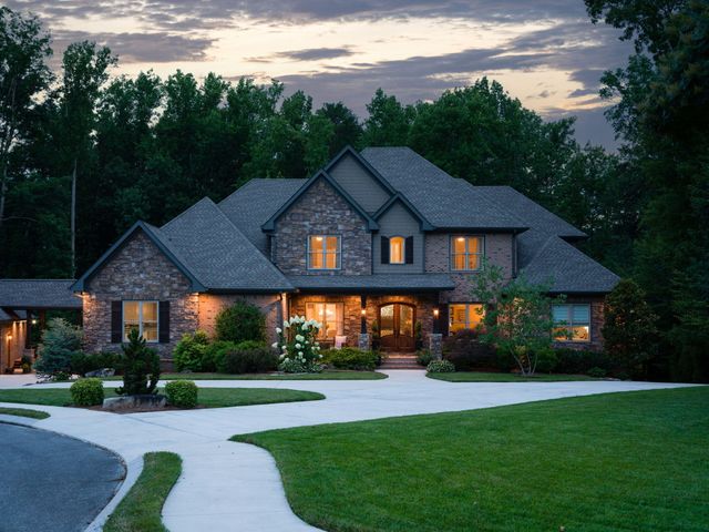 410 Clear Canyon Drive, Hixson, TN 37343