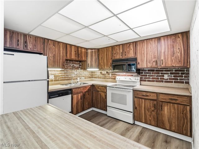 22968 Maple Ridge Road 103, North Olmsted, OH 44070