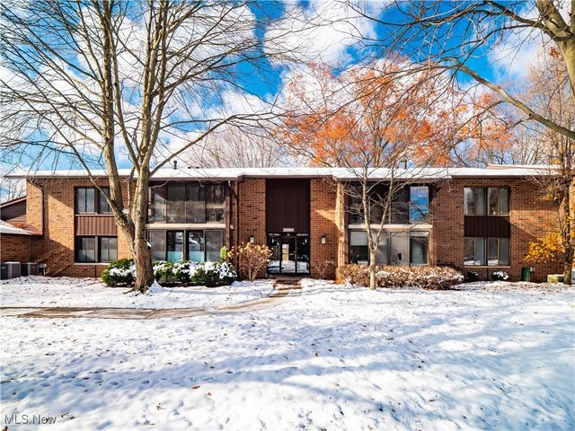 22968 Maple Ridge Road 103, North Olmsted, OH 44070