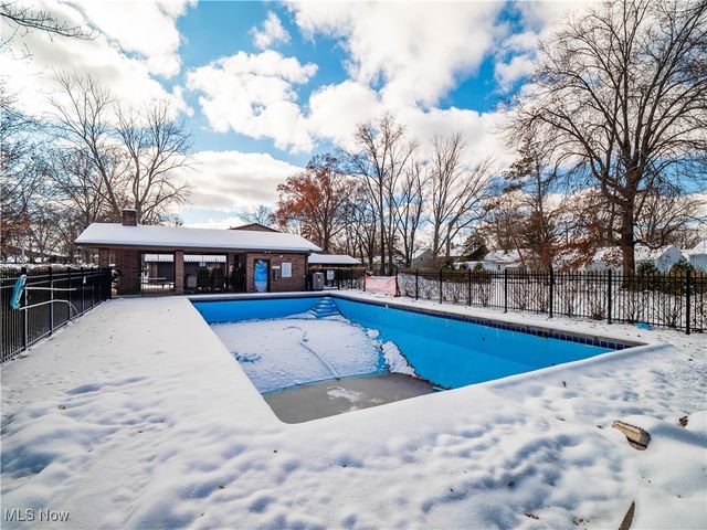 22968 Maple Ridge Road 103, North Olmsted, OH 44070