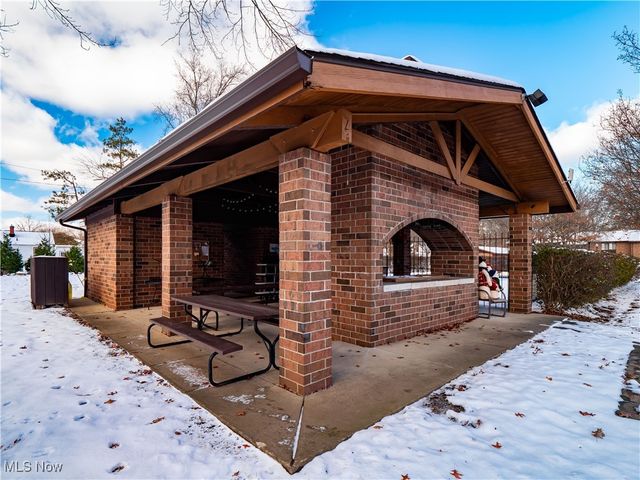 22968 Maple Ridge Road 103, North Olmsted, OH 44070