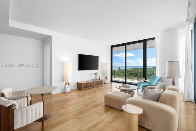 8701 Collins Ave 606, Miami Beach, FL 33154