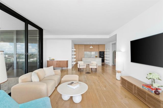 8701 Collins Ave 606, Miami Beach, FL 33154
