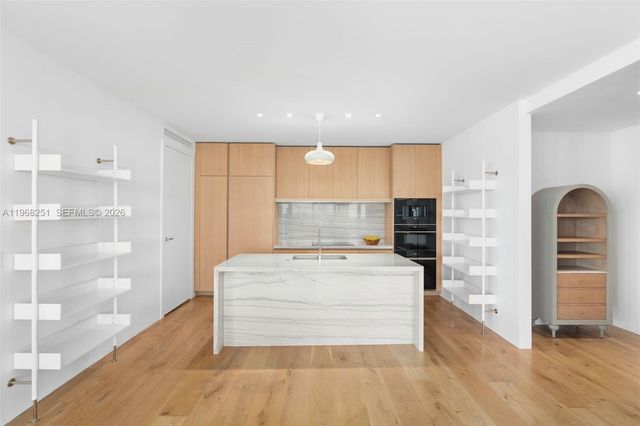 8701 Collins Ave 606, Miami Beach, FL 33154