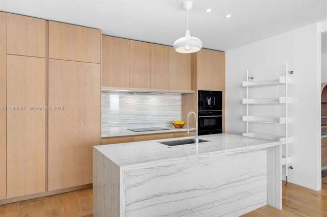 8701 Collins Ave 606, Miami Beach, FL 33154