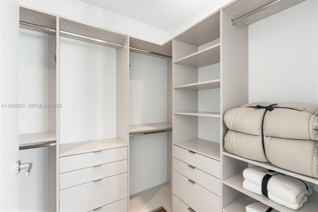 8701 Collins Ave 606, Miami Beach, FL 33154