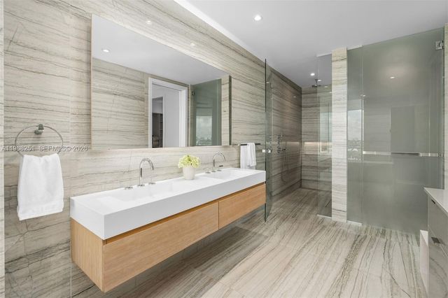 8701 Collins Ave 606, Miami Beach, FL 33154