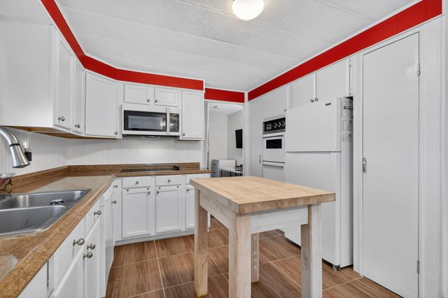 53009 Del Rio, Boynton Beach, FL 33436