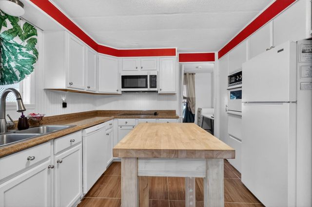 53009 Del Rio, Boynton Beach, FL 33436