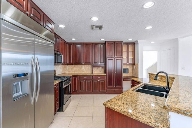 13790 NW 20th St, Pembroke Pines, FL 33028