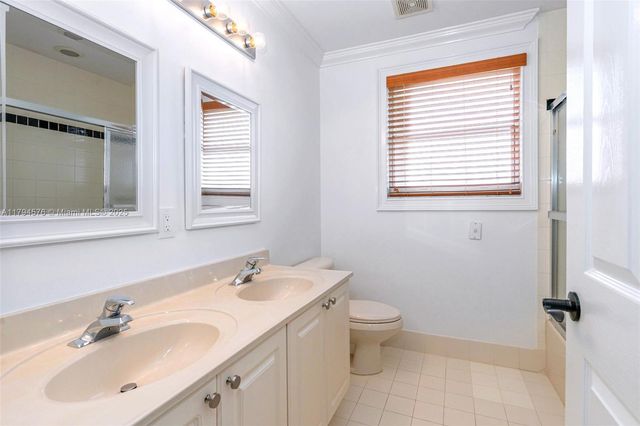 13790 NW 20th St, Pembroke Pines, FL 33028
