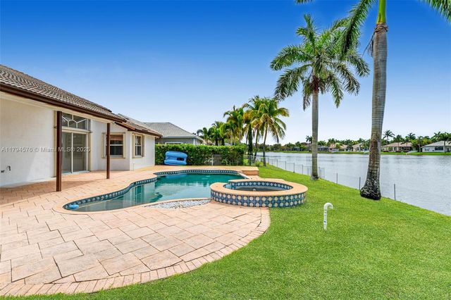 13790 NW 20th St, Pembroke Pines, FL 33028
