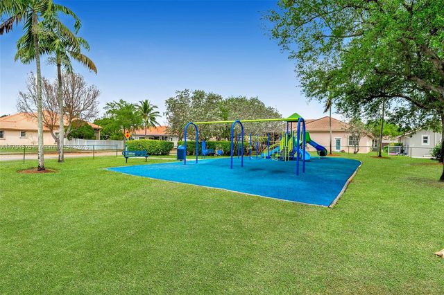 13790 NW 20th St, Pembroke Pines, FL 33028