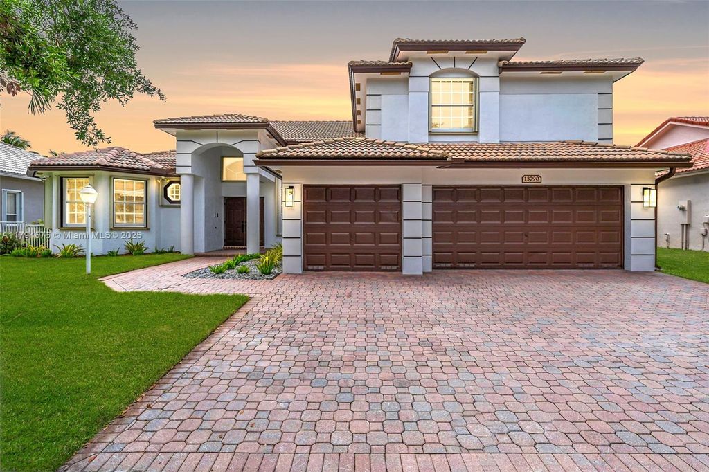 13790 NW 20th St, Pembroke Pines, FL 33028