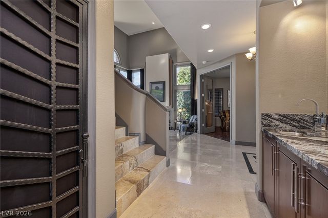 8721 Double Eagle Drive, Las Vegas, NV 89117