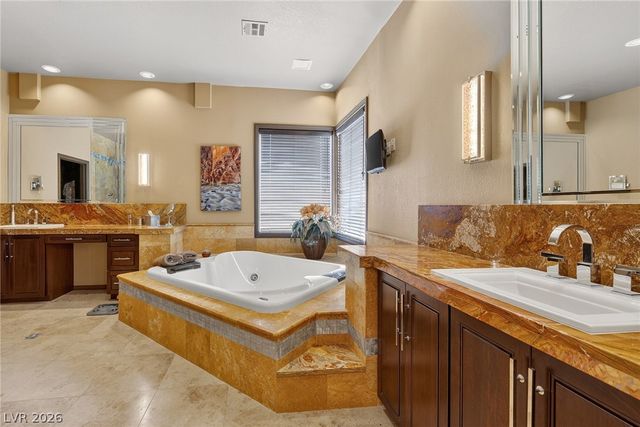 8721 Double Eagle Drive, Las Vegas, NV 89117