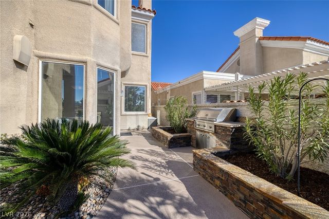 8721 Double Eagle Drive, Las Vegas, NV 89117