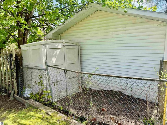 513 Walnut Street, Alma, MI 48801