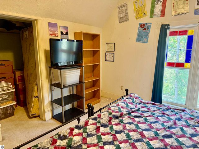 513 Walnut Street, Alma, MI 48801