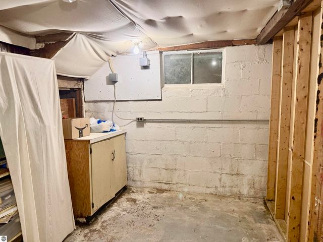513 Walnut Street, Alma, MI 48801
