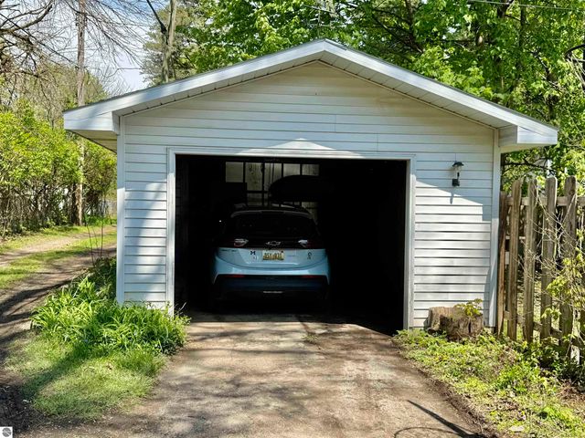 513 Walnut Street, Alma, MI 48801