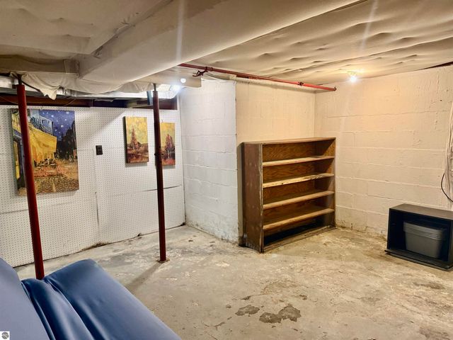 513 Walnut Street, Alma, MI 48801