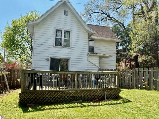 513 Walnut Street, Alma, MI 48801