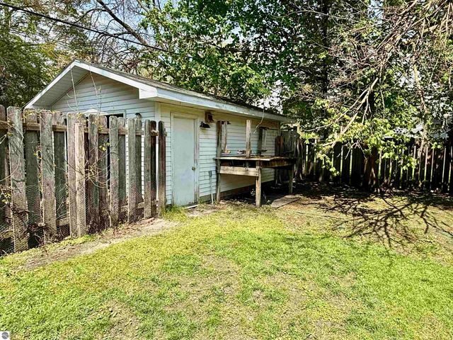 513 Walnut Street, Alma, MI 48801