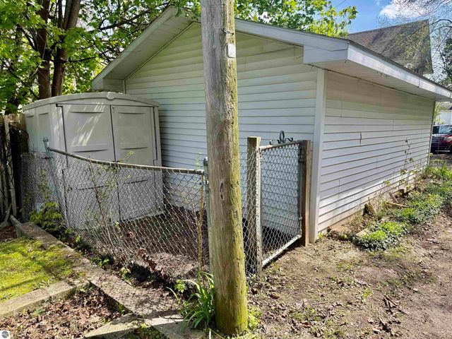 513 Walnut Street, Alma, MI 48801