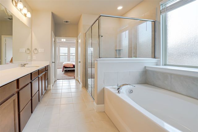707 Gatecrest Drive, Fate, TX 75087