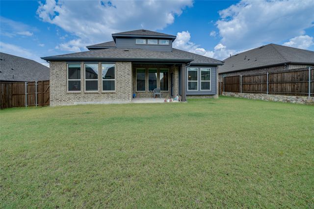 707 Gatecrest Drive, Fate, TX 75087