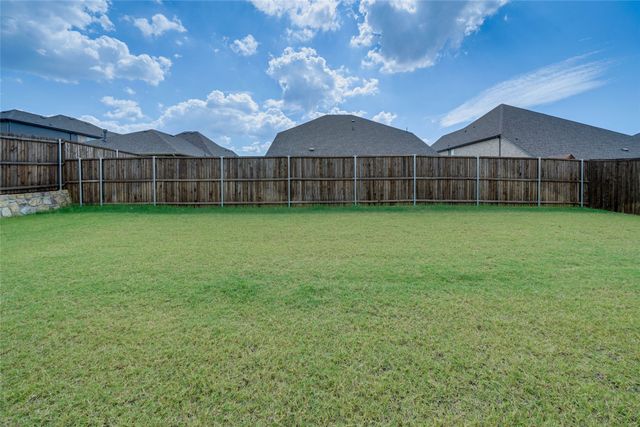 707 Gatecrest Drive, Fate, TX 75087