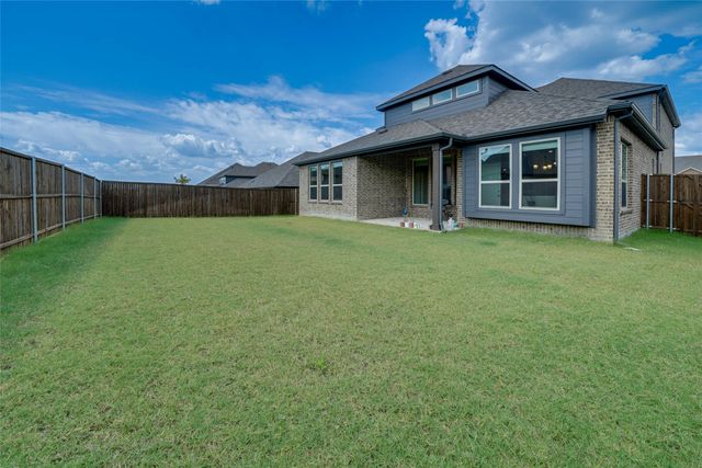 707 Gatecrest Drive, Fate, TX 75087