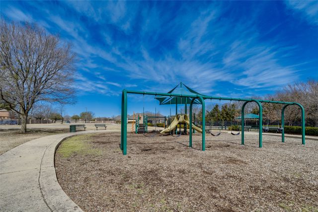 707 Gatecrest Drive, Fate, TX 75087