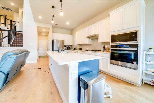 707 Gatecrest Drive, Fate, TX 75087