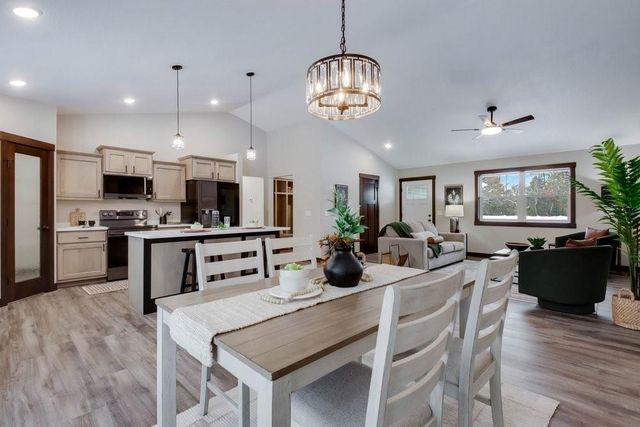 9160 S 24th Avenue, Eau Claire, WI 54703