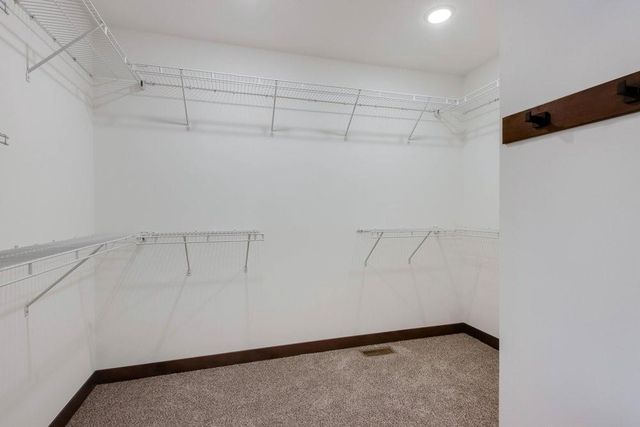 9160 S 24th Avenue, Eau Claire, WI 54703
