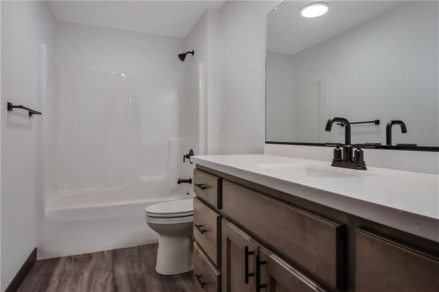 9160 S 24th Avenue, Eau Claire, WI 54703