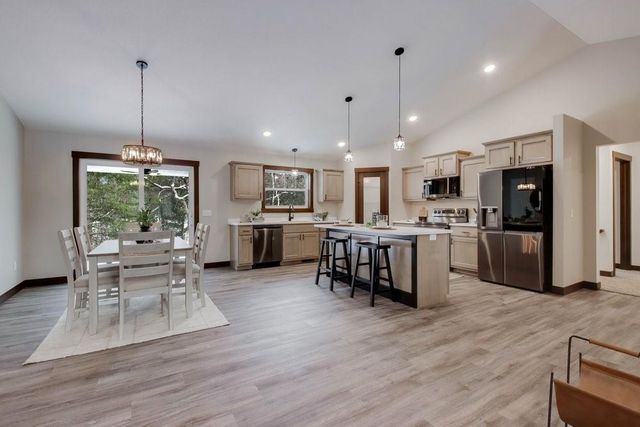 9160 S 24th Avenue, Eau Claire, WI 54703