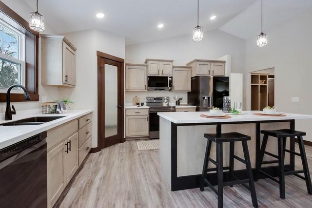 9160 S 24th Avenue, Eau Claire, WI 54703
