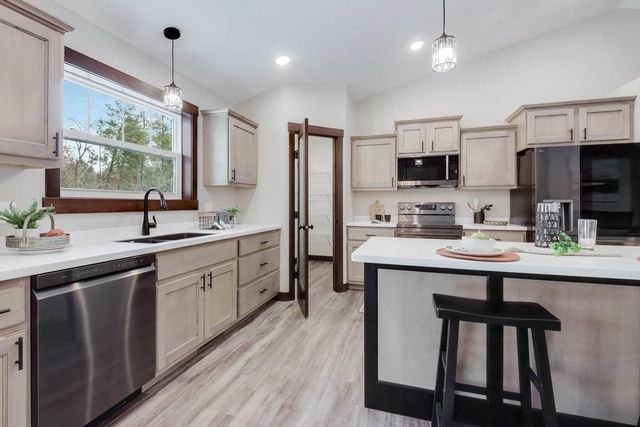 9160 S 24th Avenue, Eau Claire, WI 54703
