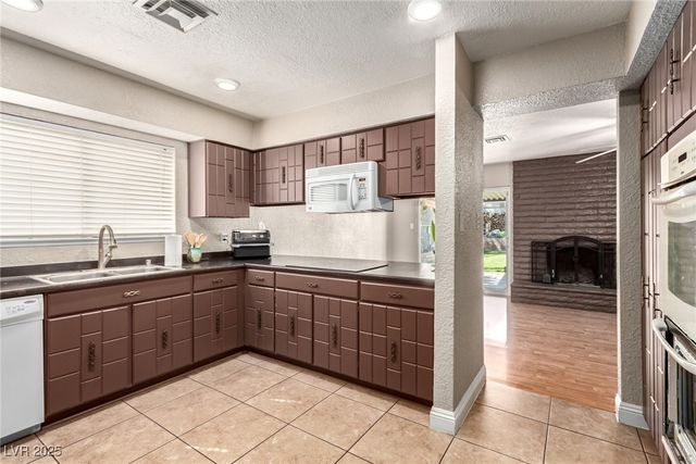 3635 Rosewood Drive, Las Vegas, NV 89121