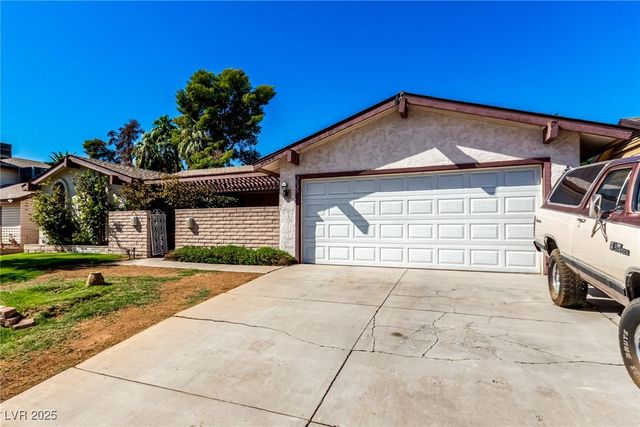 3635 Rosewood Drive, Las Vegas, NV 89121