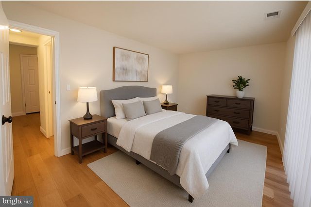 1825 VILLAGE GREEN DR, Hyattsville, MD 20785