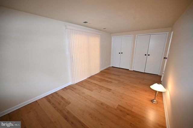 1825 VILLAGE GREEN DR, Hyattsville, MD 20785