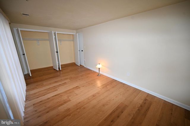 1825 VILLAGE GREEN DR, Hyattsville, MD 20785