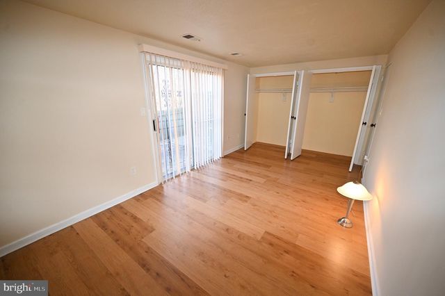 1825 VILLAGE GREEN DR, Hyattsville, MD 20785